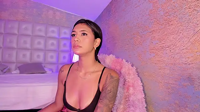 AntonellaRossi online show from November 16, 2025, 7:40 pm