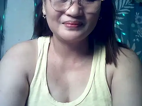 Amazing Angel22 online show from April 13, 2026, 9:41 pm