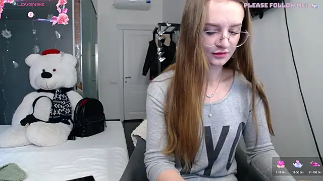 KateJonson online show from April 17, 2026, 6:49 am