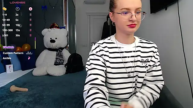 KateJonson online show from March 12, 2025, 8:19 am