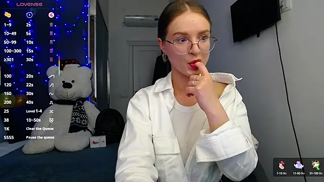 KateJonson online show from March 10, 2025, 12:06 pm