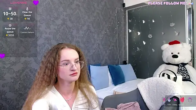 KateJonson online show from April 14, 2026, 1:05 pm