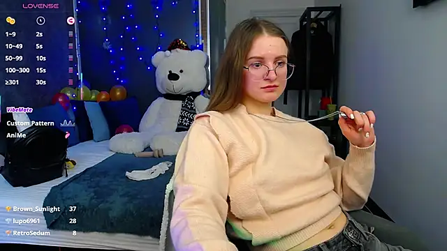 KateJonson online show from March 19, 2025, 8:23 am