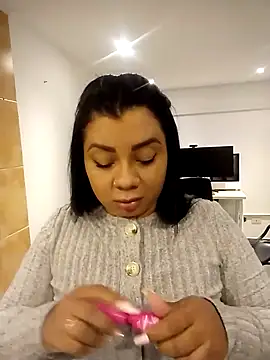 Snapshot of MelanyShayk chatting on February 13, 2025, 11:50 am MelanyShayk online show from February 13, 2025, 11:50 am
