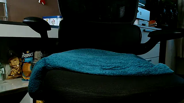 suedel65 online show from November 19, 2025, 3:34 pm