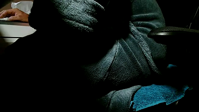 suedel65 online show from November 5, 2025, 5:21 am