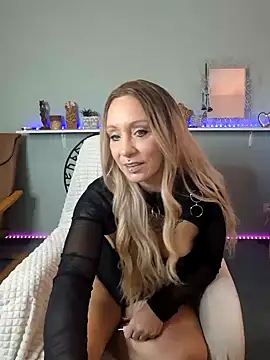 Snapshot of Jan_ina chatting on January 8, 2025, 9:32 am Jan ina online show from January 8, 2025, 9:32 am