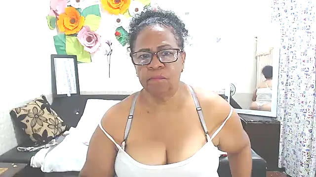 Yayis-hot-sexyw online show from March 4, 2025, 11:11 pm