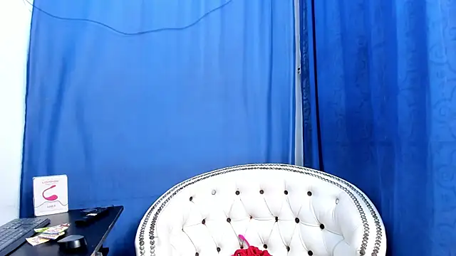 Snapshot of Cleopatra_Trans chatting on September 18, 2025, 12:30 pm Cleopatra Trans online show from September 18, 2025, 12:30 pm