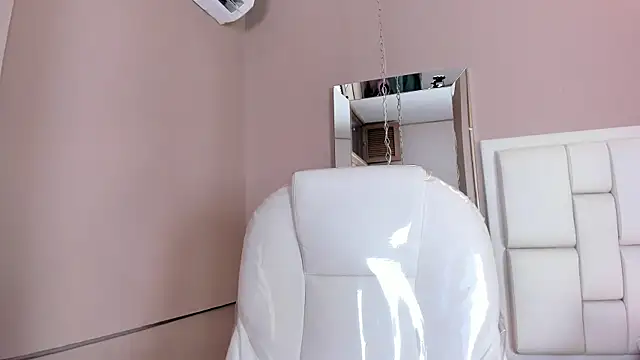 Snapshot of _BunnyNaugthy chatting on October 10, 2025, 12:28 pm BunnyNaugthy online show from October 10, 2025, 12:28 pm