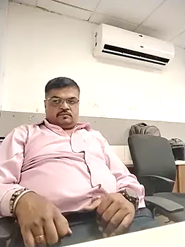 Desi Londa 143 online show from April 8, 2026, 1:23 pm