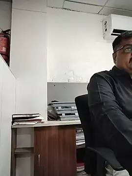 Snapshot of Desi_Londa_143 chatting on June 1, 2026, 12:27 pm Desi Londa 143 online show from June 1, 2026, 12:27 pm