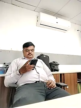 Desi Londa 143 online show from December 5, 2025, 6:01 am