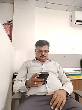 Snapshot of Desi_Londa_143 chatting on June 5, 2026, 7:03 am Desi Londa 143 online show from June 5, 2026, 7:03 am