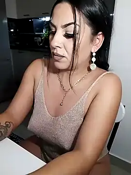 hot-babygirl online show from November 25, 2025, 9:26 pm