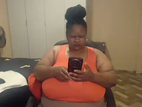 sweetnoziexx online show from March 25, 2026, 7:08 am