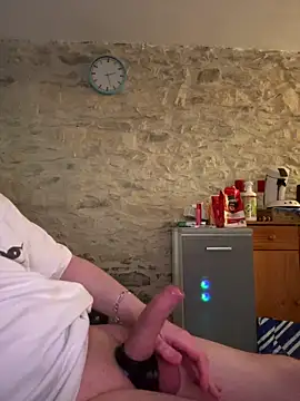 yann2392 online show from April 25, 2026, 4:37 pm