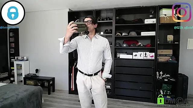 samricci21 online show from March 31, 2026, 12:07 pm