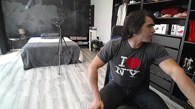 samricci21 online show from March 10, 2026, 1:04 pm