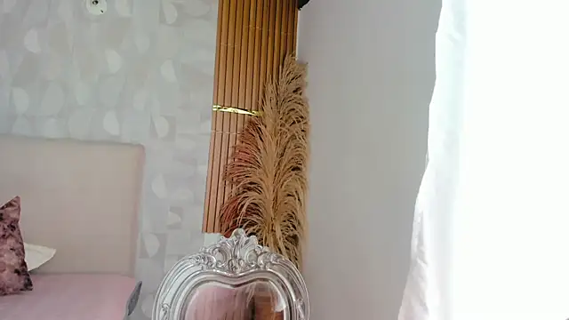 Azahara Amin  online show from April 21, 2026, 4:57 pm