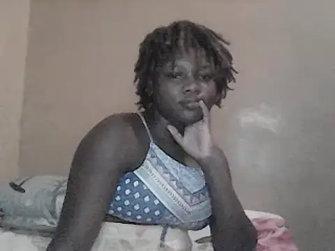 Snapshot of freaky-hotgal001 chatting on December 29, 2024, 2:52 pm freaky-hotgal001 online show from December 29, 2024, 2:52 pm