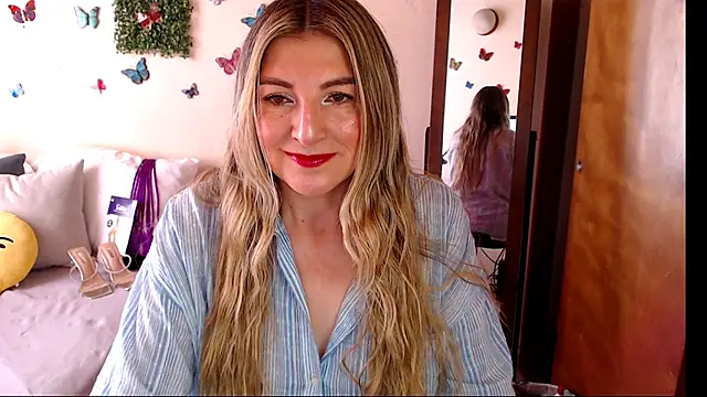 Snapshot of Jolie-Mature chatting on May 30, 2026, 7:41 pm Jolie-Mature online show from May 30, 2026, 7:41 pm