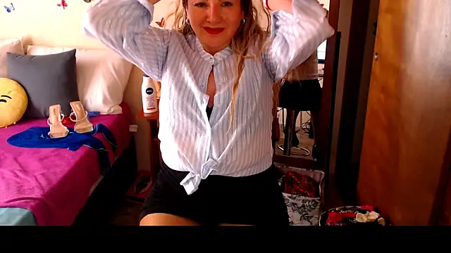 Jolie-Mature online show from December 15, 2025, 8:36 pm