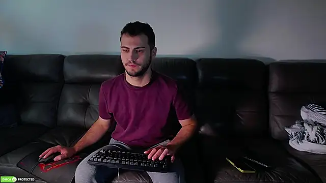 Snapshot of CrazyDom1 chatting on October 25, 2025, 1:01 pm CrazyDom1 online show from October 25, 2025, 1:01 pm