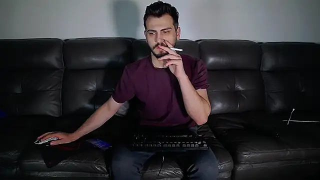 Snapshot of CrazyDom1 chatting on February 28, 2026, 1:11 pm CrazyDom1 online show from February 28, 2026, 1:11 pm