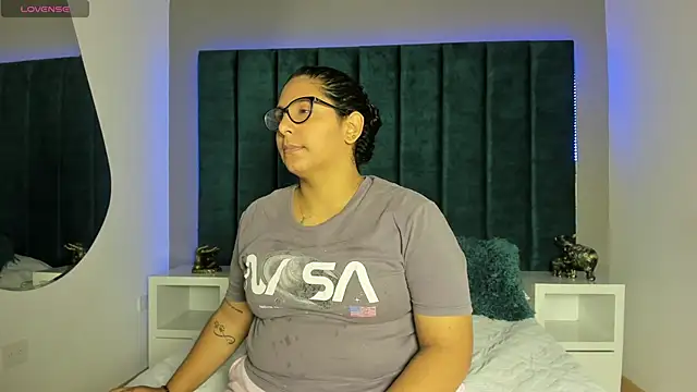 DanielleEvans  online show from January 19, 2026, 11:25 am