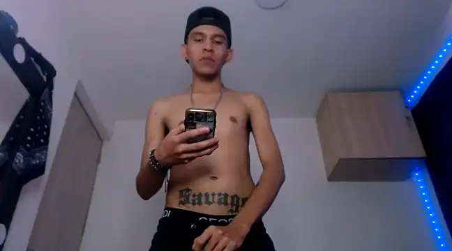 Snapshot of Samuel_Suarez chatting on March 3, 2025, 6:56 pm Samuel Suarez online show from March 3, 2025, 6:56 pm