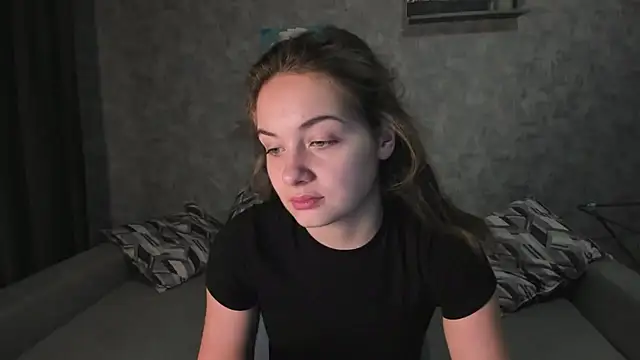 Snapshot of KristinaLoison chatting on January 17, 2026, 2:20 pm KristinaLoison online show from January 17, 2026, 2:20 pm