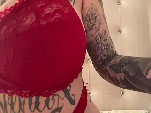 Snapshot of SabrinaRussel chatting on March 19, 2025, 3:52 am SabrinaRussel online show from March 19, 2025, 3:52 am