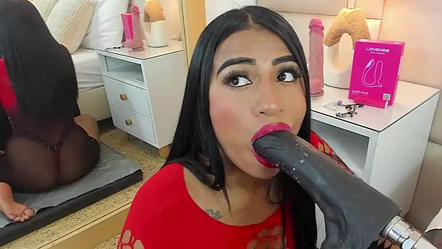 AntoniaRoss  online show from April 14, 2026, 12:54 pm