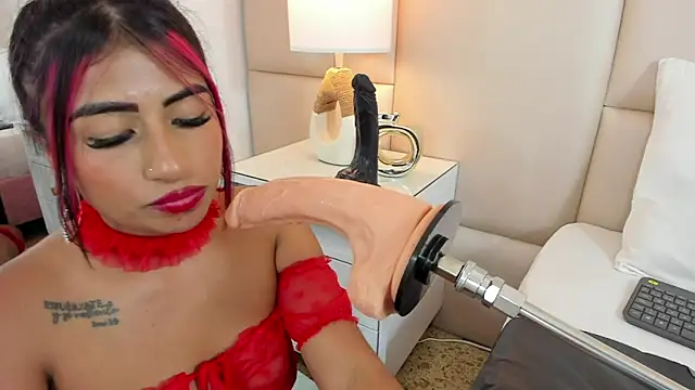 Snapshot of AntoniaRoss_ chatting on February 14, 2025, 12:19 am AntoniaRoss online show from February 14, 2025, 12:19 am