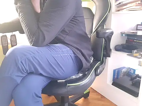 feathersify online show from September 25, 2025, 6:19 am