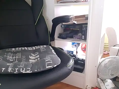 feathersify online show from October 28, 2025, 6:56 am