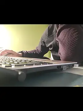 feathersify online show from December 18, 2025, 11:47 am