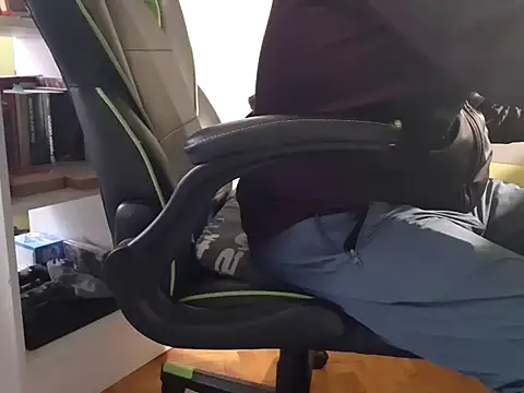 feathersify online show from November 25, 2025, 7:08 am