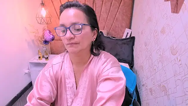 Snapshot of MarilynMiilf_ chatting on October 24, 2025, 8:02 am MarilynMiilf online show from October 24, 2025, 8:02 am