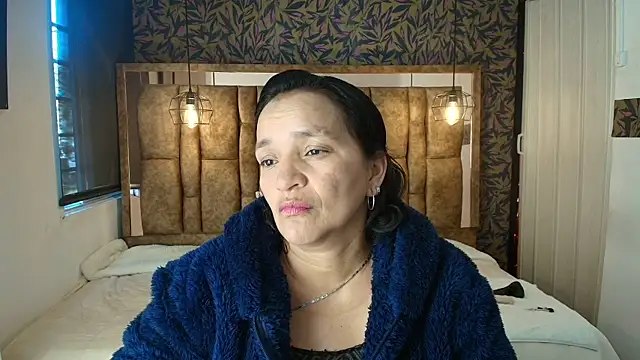MarilynMiilf  online show from June 10, 2026, 7:37 pm