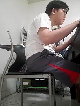 ksshp9502 online show from December 3, 2025, 4:28 pm