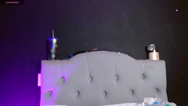 Snapshot of Red-moon1 chatting on February 9, 2026, 5:49 am Red-moon1 online show from February 9, 2026, 5:49 am