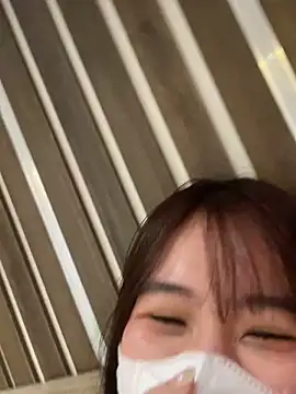 Snapshot of Onee-Chew chatting on May 17, 2026, 11:43 am Onee-Chew online show from May 17, 2026, 11:43 am