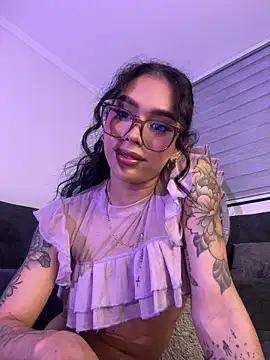 Samantha Bernardo online show from June 16, 2026, 3:39 am