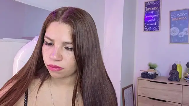 bluee hazell online show from March 14, 2026, 11:05 am