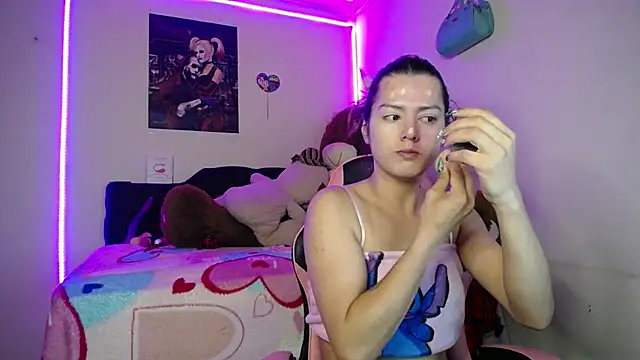 Snapshot of yuliana_19 chatting on December 16, 2025, 9:57 am yuliana 19 online show from December 16, 2025, 9:57 am