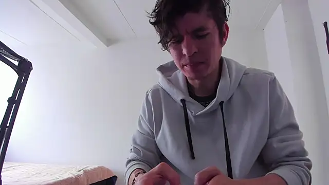 Headhunterdz online show from April 15, 2026, 7:58 pm