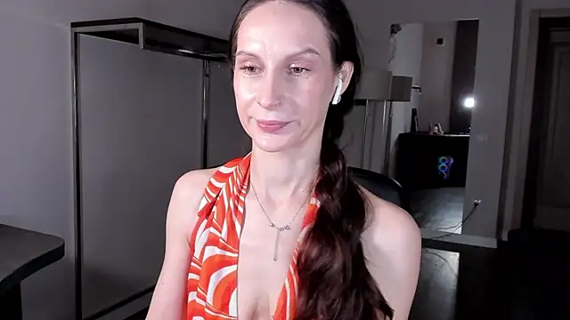 Mila Anders online show from January 19, 2026, 5:44 am