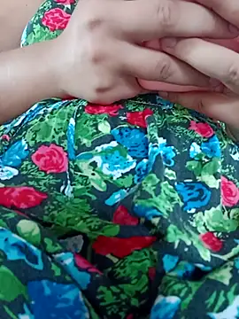 Snapshot of ValeriaSantos- chatting on September 18, 2025, 12:30 pm ValeriaSantos- online show from September 18, 2025, 12:30 pm